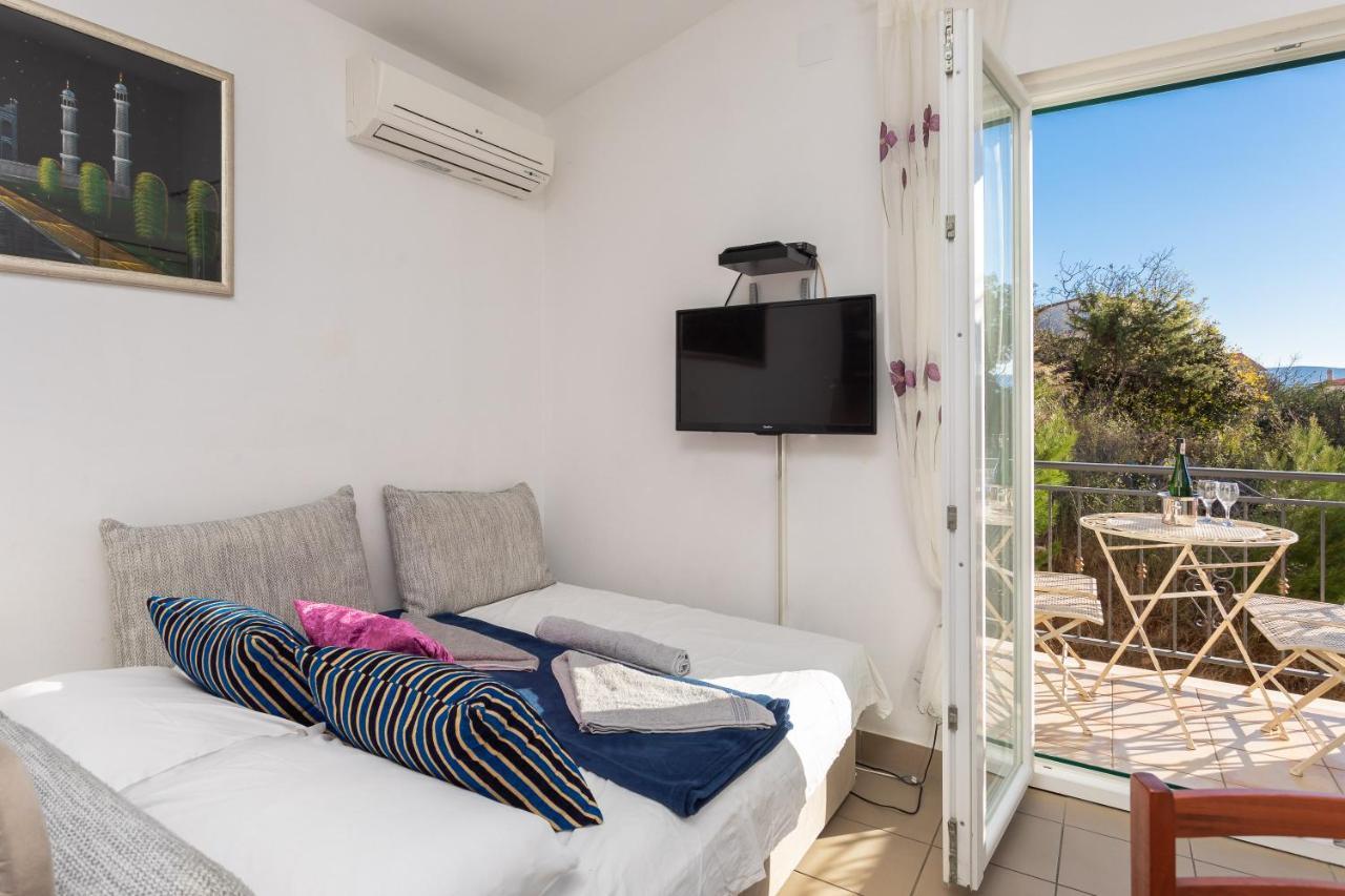 אומיס Villa Borzic מראה חיצוני תמונה