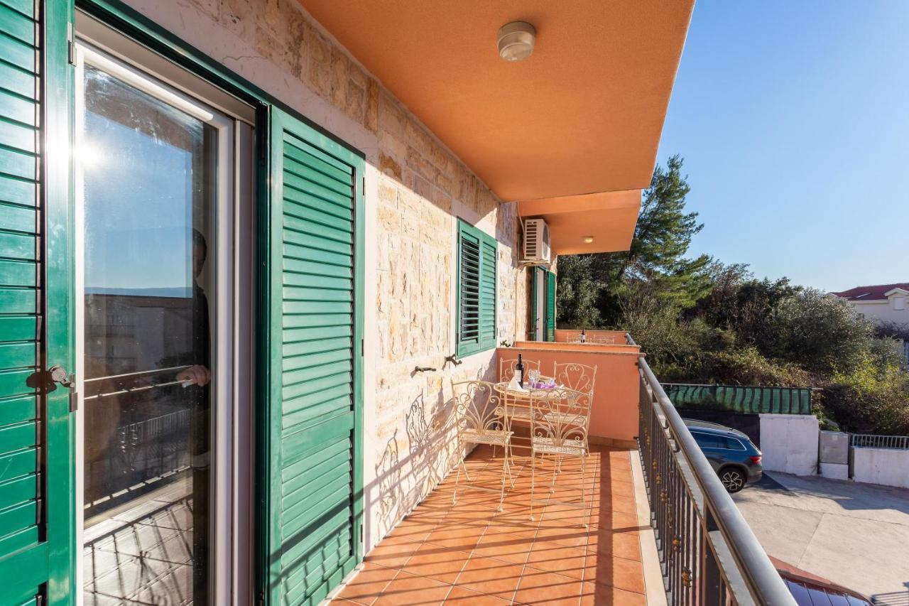 אומיס Villa Borzic מראה חיצוני תמונה