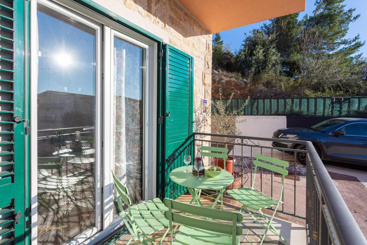 אומיס Villa Borzic מראה חיצוני תמונה