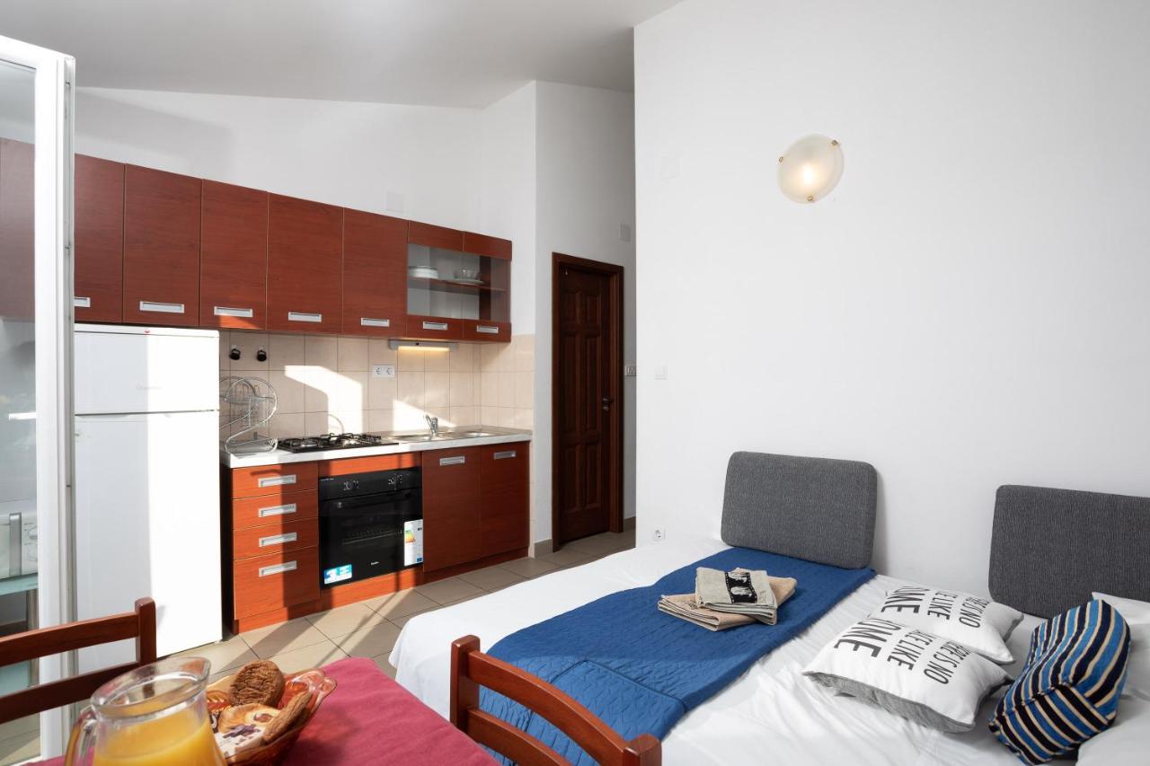 אומיס Villa Borzic מראה חיצוני תמונה