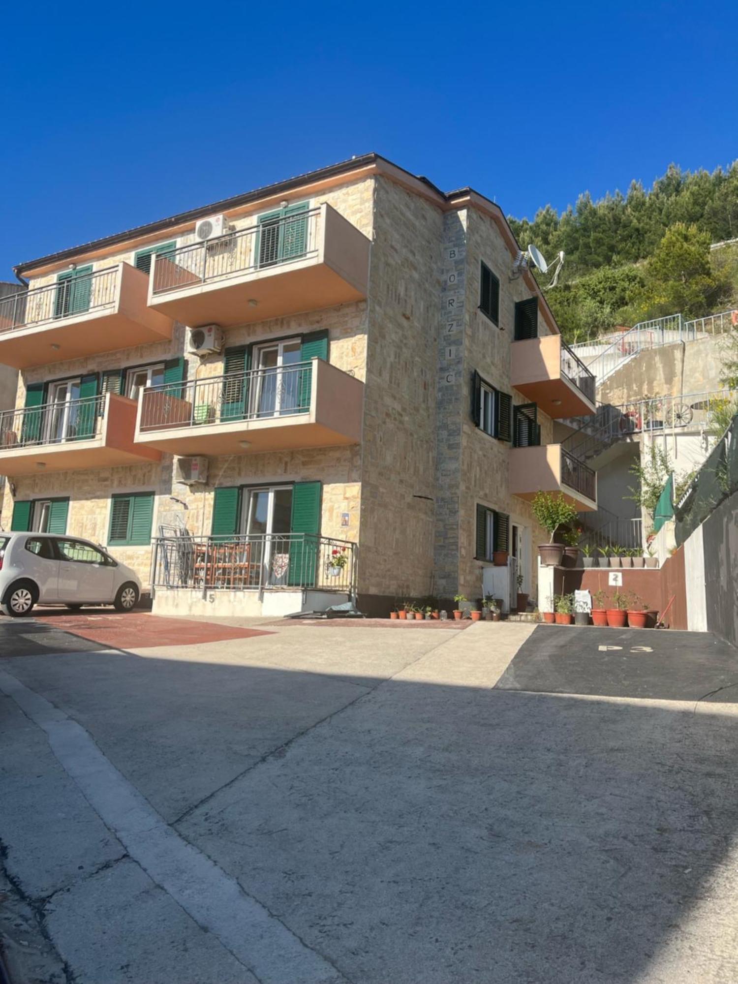אומיס Villa Borzic מראה חיצוני תמונה